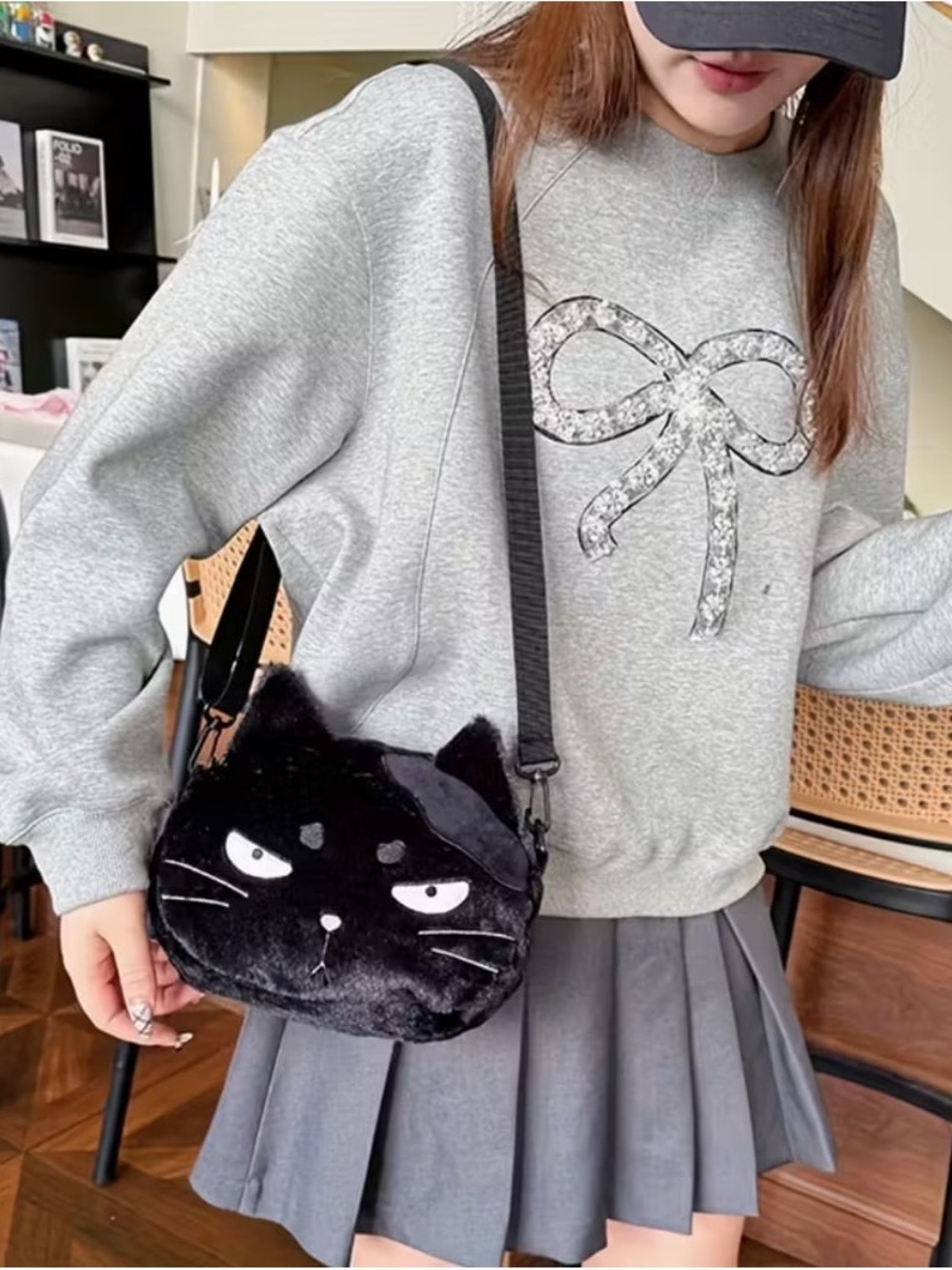 Black Cat Plush Crossbody Bag - Picture 2 of 7